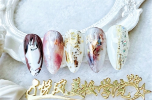 贵阳学美甲去哪里比较好，想开美甲店的可以看一看。