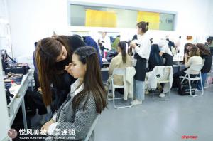 别再为cos妆翻车！专属导师手把手教你和动漫角色“贴脸”