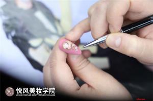 学化妆，大家为什么选悦风美妆？