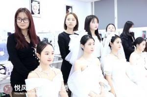 悦风美妆学院：在妆容里，遇见另一个自己