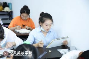 学化妆，新手容易陷入的几个认知误区